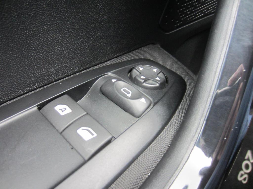 Peugeot 208 1.2 vti 82 active 5-drs airco/lmv/park