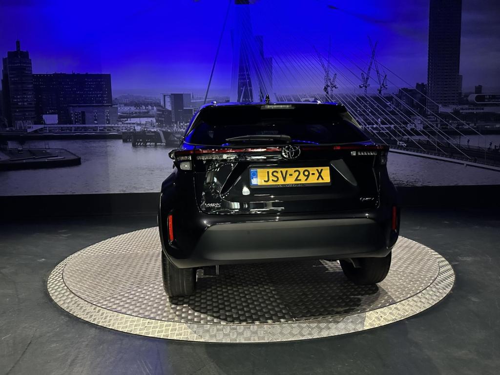 Toyota Yaris Cross 1.5 hybrid 130 dynamic *acc*winterpakket*camera*17inch*