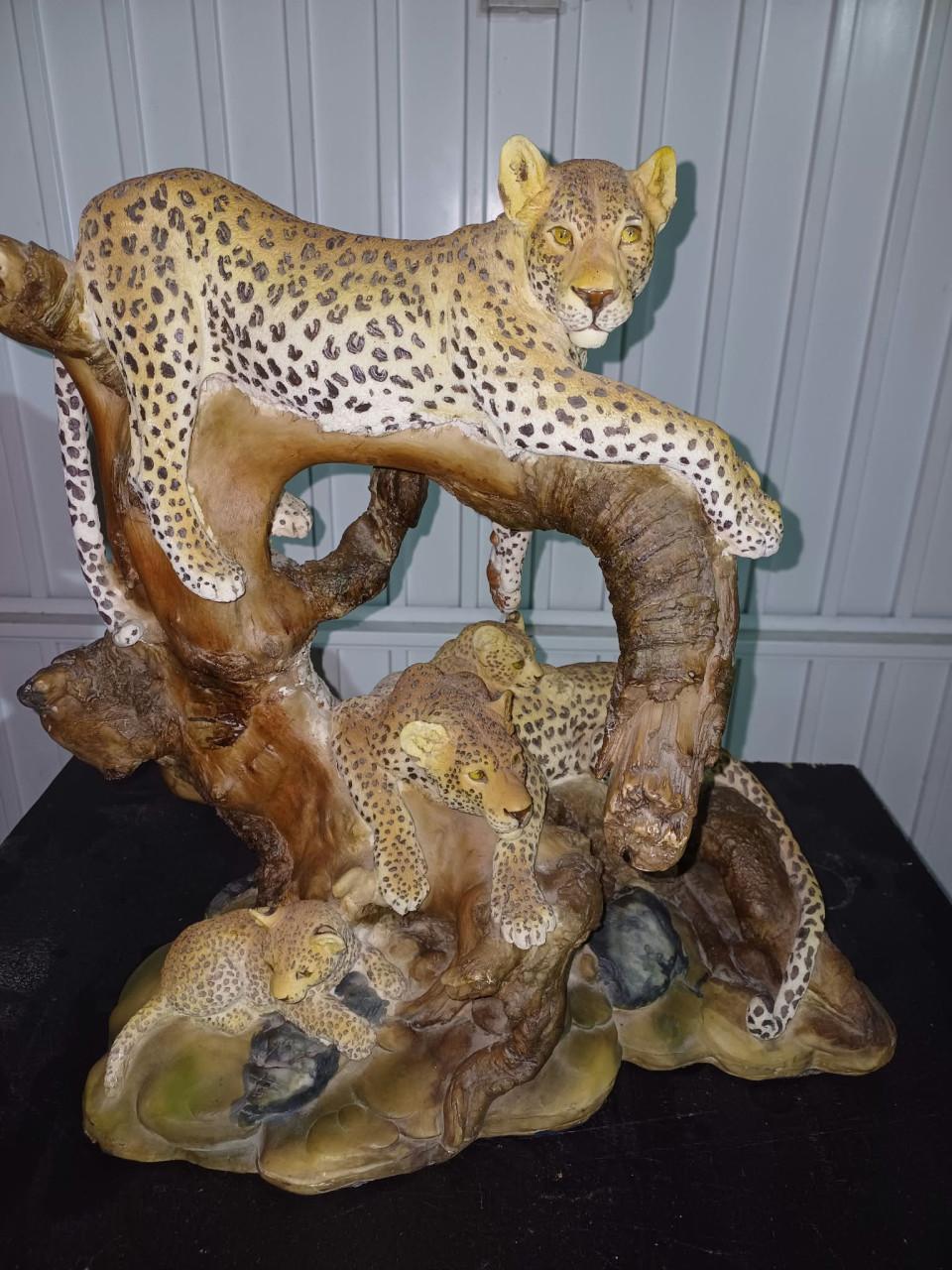 Tijger/panter beelden