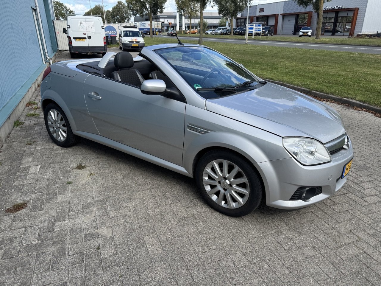 Leuke Opel Tigra Cabriolet 2010