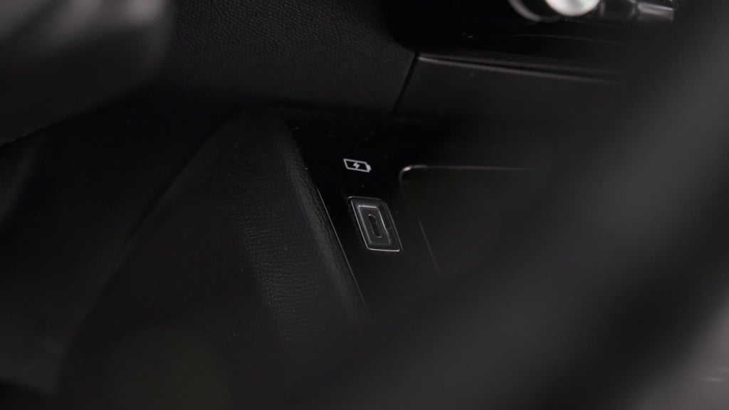 Peugeot 208 puretech 100 eat8 gt-line | trekhaak | adaptieve cruise control