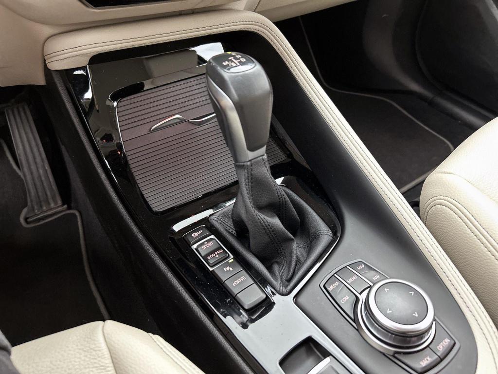 BMW X1 xdrive25e high executive | automaat | leder | parkeer sensoren | nav