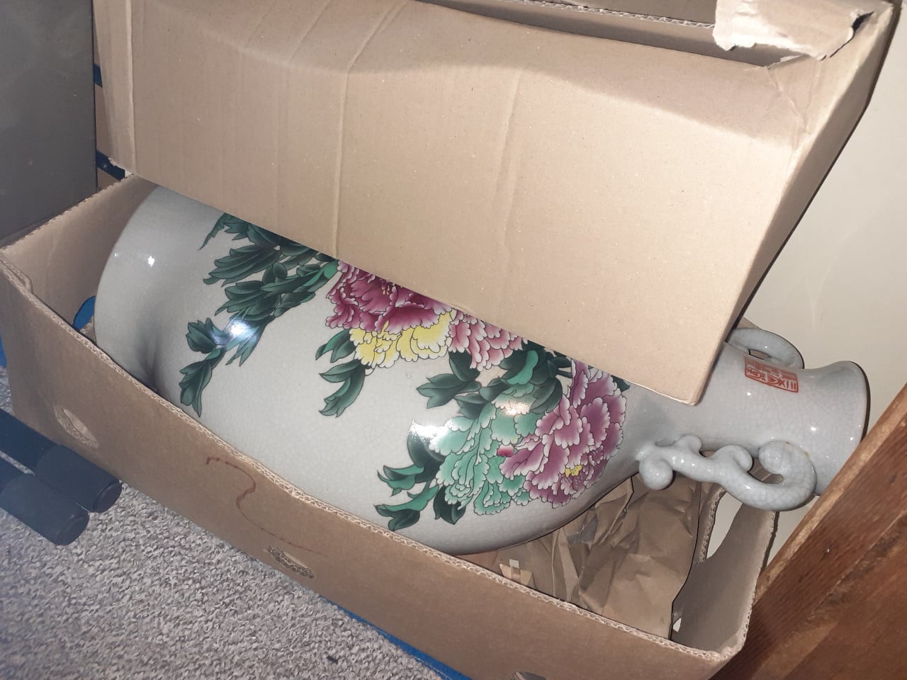 Bijzet-tafel of Nachtkastje uit CHINA / of salontafel / div. Kunst