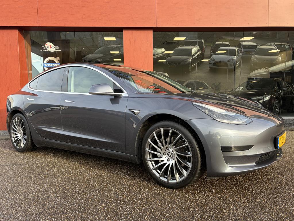 Tesla Model 3 standard rwd plus 60 kwh | autopilot | 19'' lmv | camera