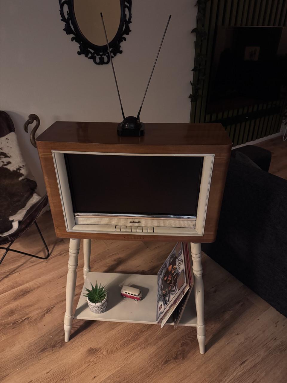 Moderne Retro TV