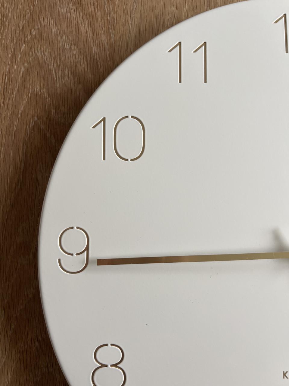 Karlsson klok 40cm wit met goud