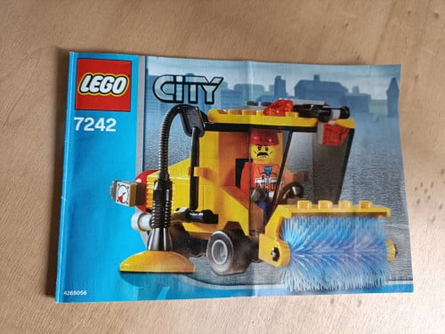 Lego City 7242 Straatveegmachine