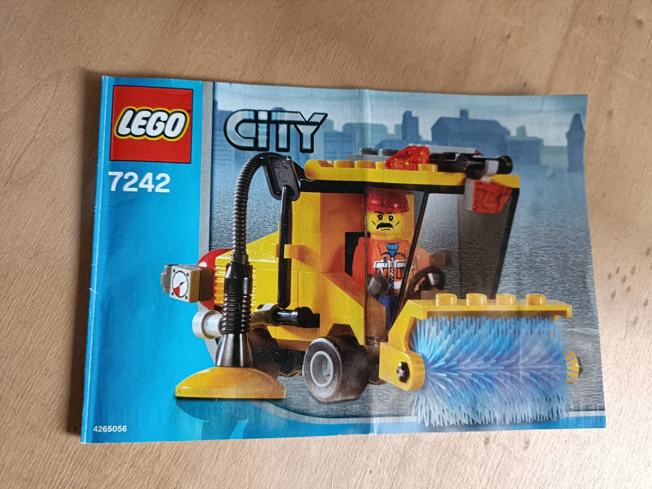 Lego City 7242 Straatveegmachine