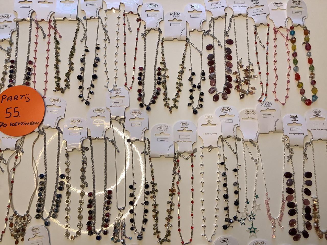 Partij mooie MKM Design kettingen. ( partij 55)