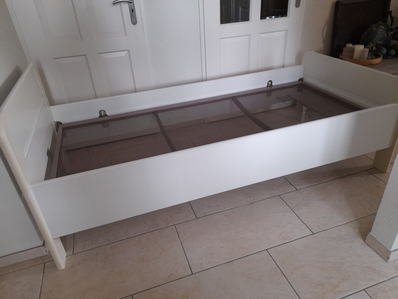 1 Persoons bed 90 x 200 met auping spiraal bodem (in goede staat )