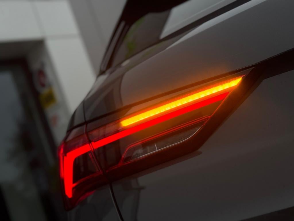 Audi Q3 35 tfsi * matrix led * stoelverwarming * adaptive cruise control