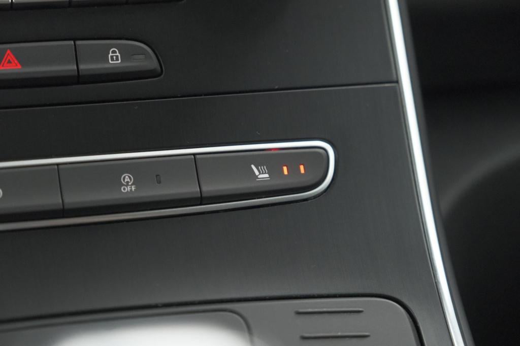 Renault Scenic tce 140 edc limited | camera | stoelverwarming | navigatie |