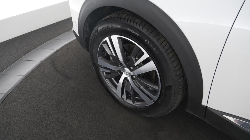 Peugeot 3008 1.6 hybrid4 300 allure pack business 4x4 | camera | apple carp