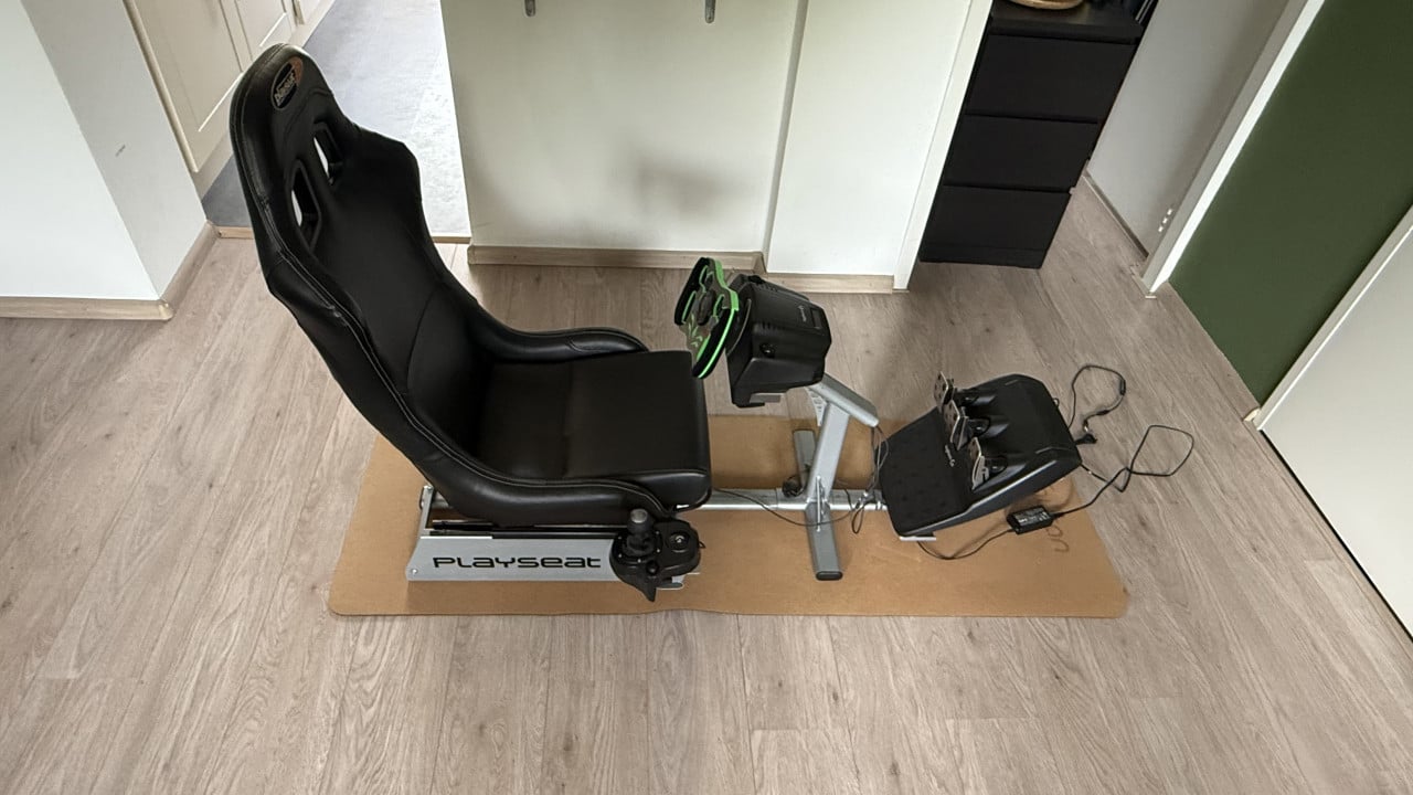 Aangeboden:Playseat + Logitech G920 (geschikt voor PC & Xbox)