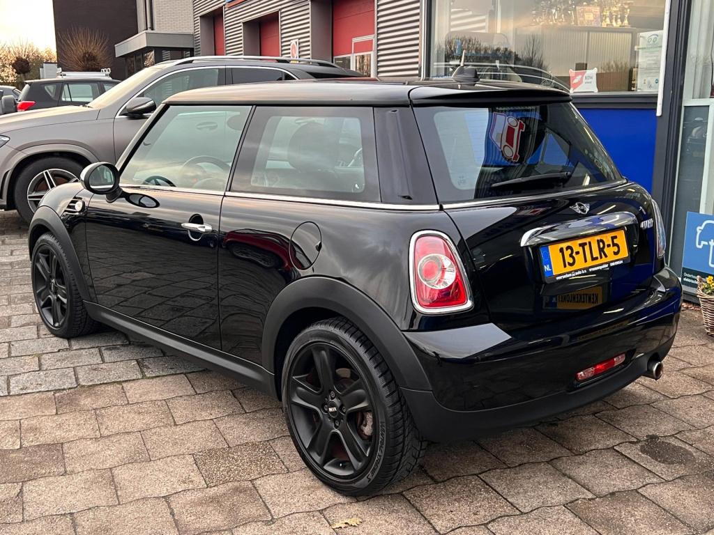 Mini Cooper mini 1.6 10 years ii, navigatie, leer, lm velgen enz...