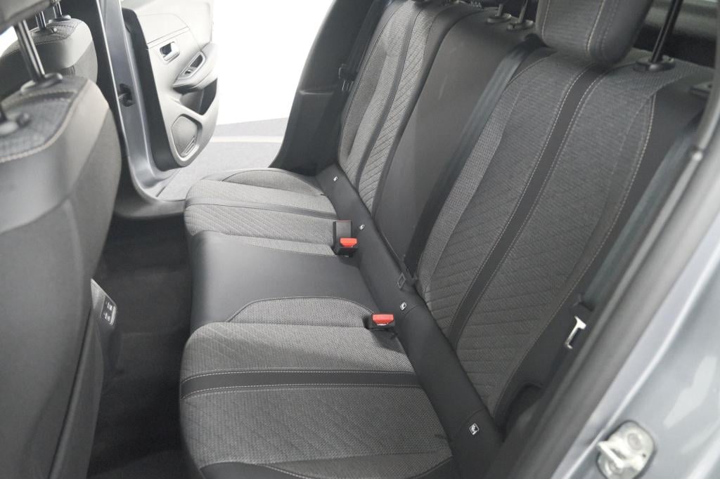 Peugeot 208 puretech 100 allure | apple carplay | parkeersensoren | climate