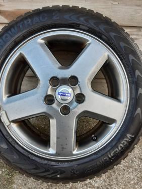 Originele Volvo lichtmetalen velgen 2 sets