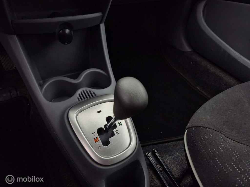 Peugeot 107 1.0 xs automaat / 5- deurs / airco / bluetooth