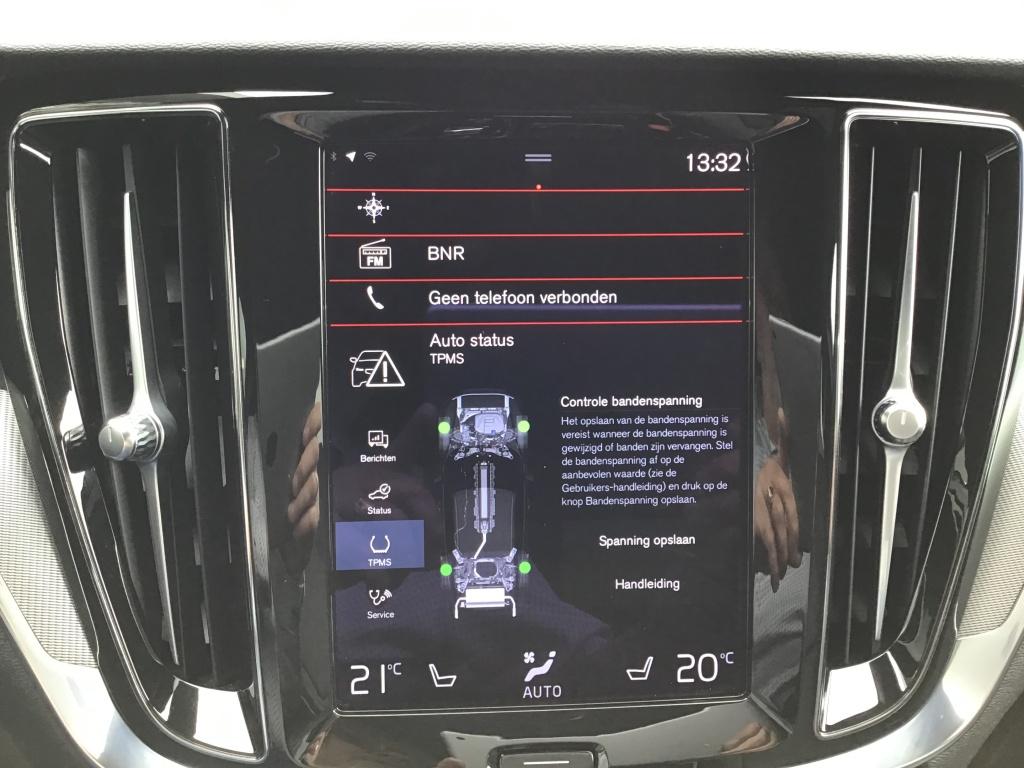 Volvo V60 2.0 t6 awd r. r-des. audio & park assist & climate line