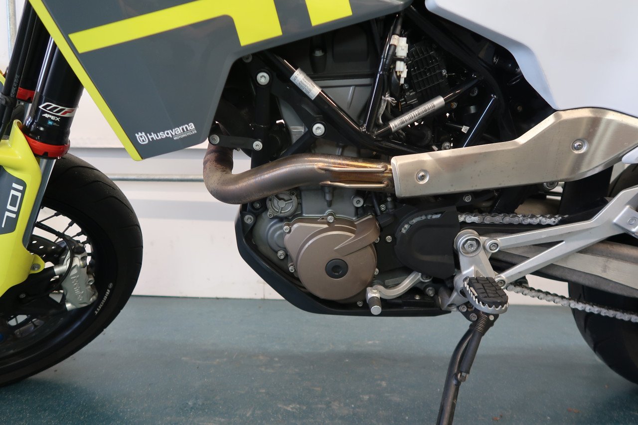 Husqvarna 701 Supermoto 2021 BTW motor