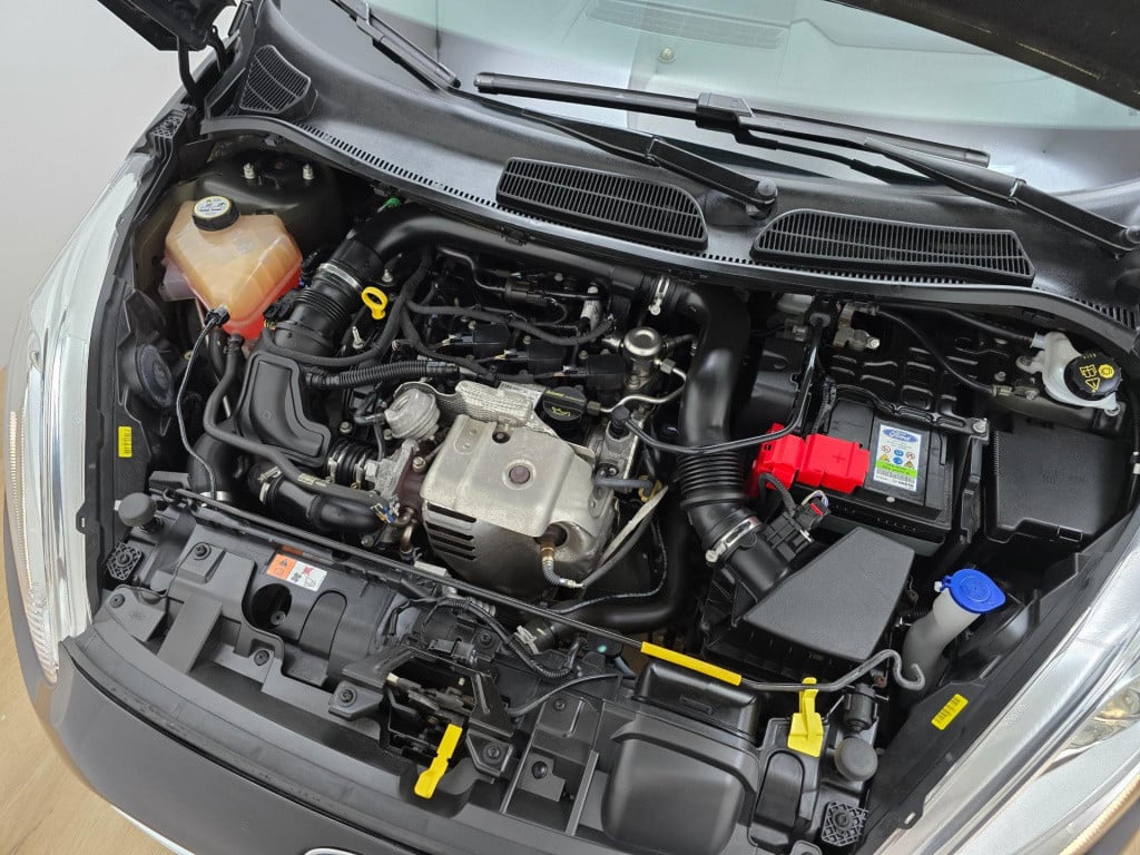 Ford Fiesta occasion met cruisecontrol en bluetooth connecten | tweedehands