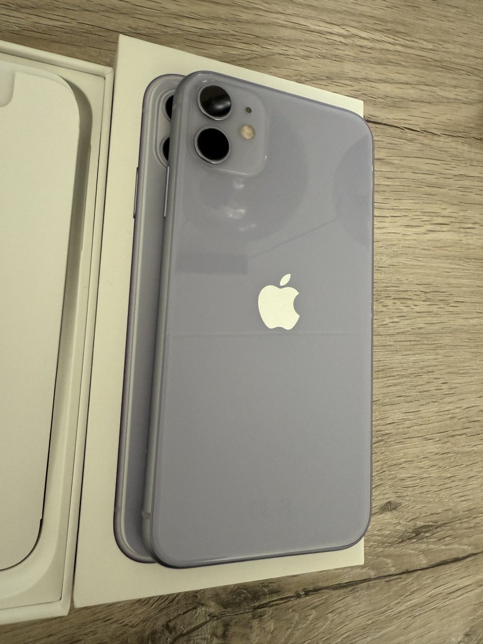 Apple iphone 11 paars 128Gb met accessoires