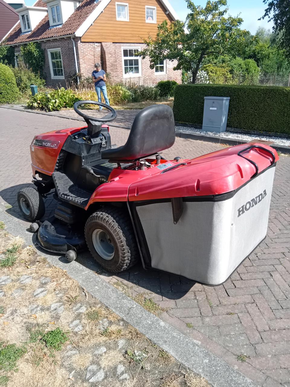 Honda 2218 zitmaaier