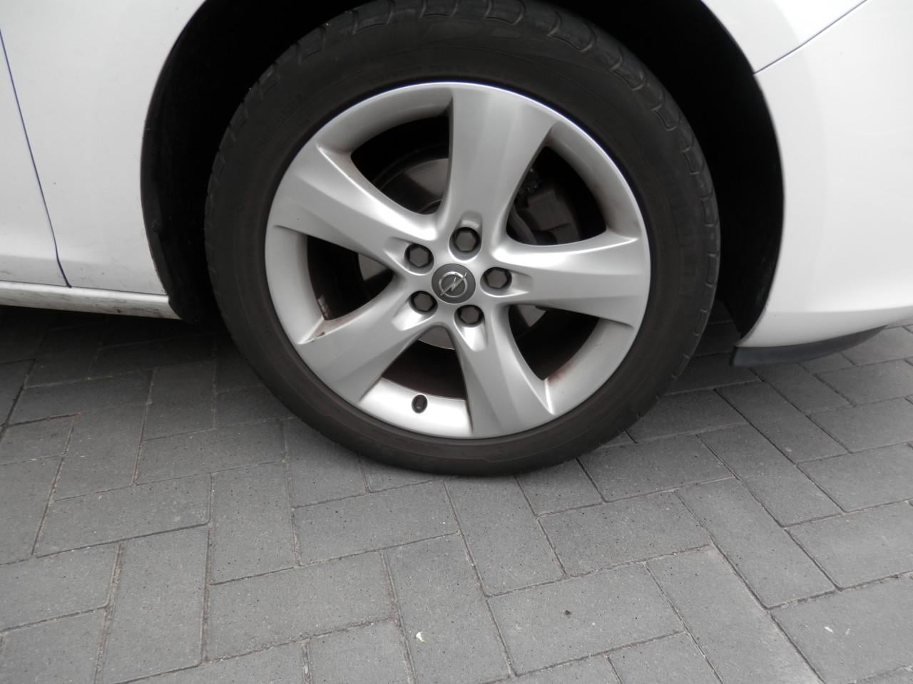 Auto Garant Biedt Aan: Opel Astra 1.4 SPORTS TOURER