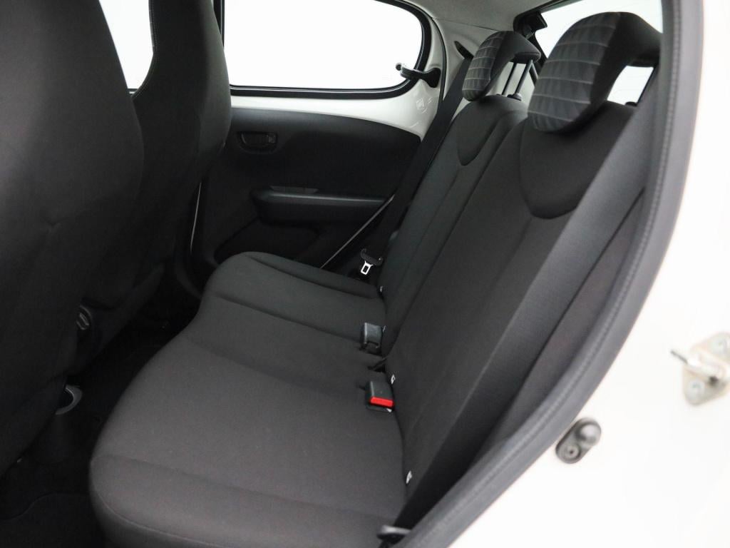 Peugeot 108 1.0 e-vti active | 5-deurs | lage km stand | airco | bluetooth 