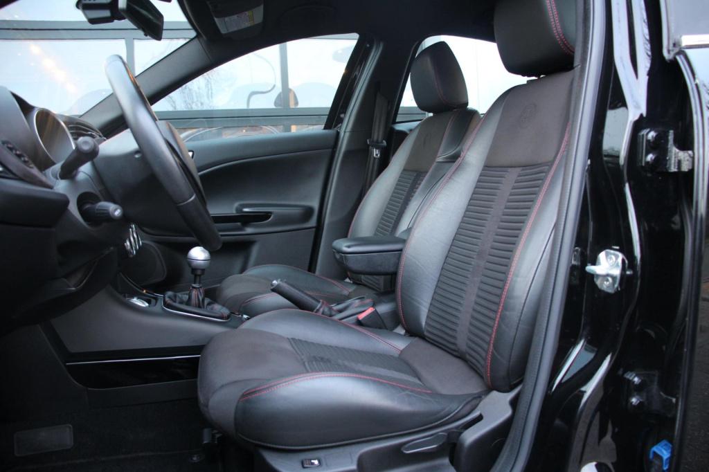 Alfa Romeo Giulietta 1.4 t turbo turismo - leder - sportiva - stoel verw - 