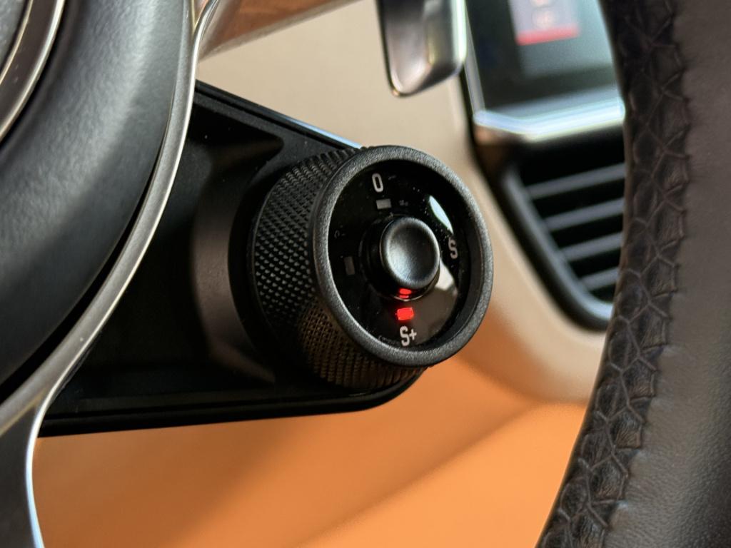 Porsche Cayenne 3.0 | sportdesign | pano | sportchrono | luchtvering | acc 
