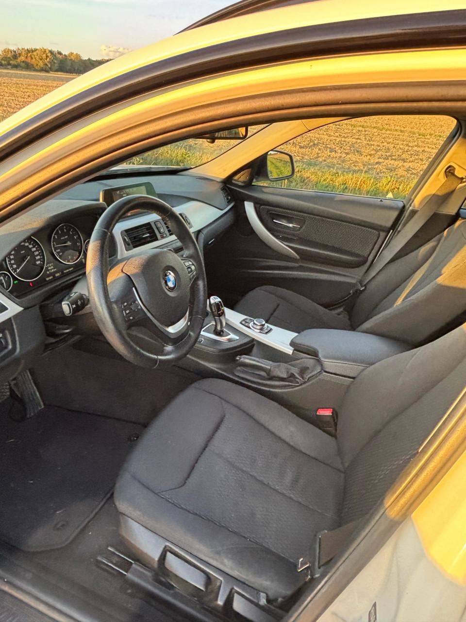 Nette bmw 320i (F31)