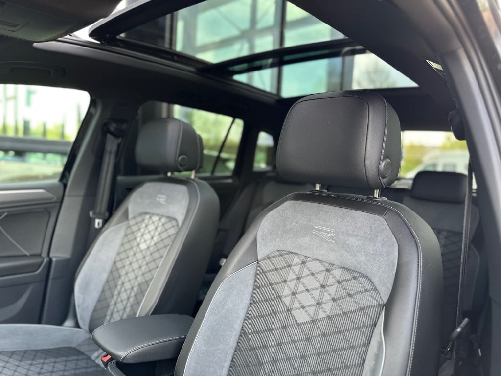 Volkswagen Tiguan 1.5 tsi 150pk dsg r-line | black line | panoramadak | tre