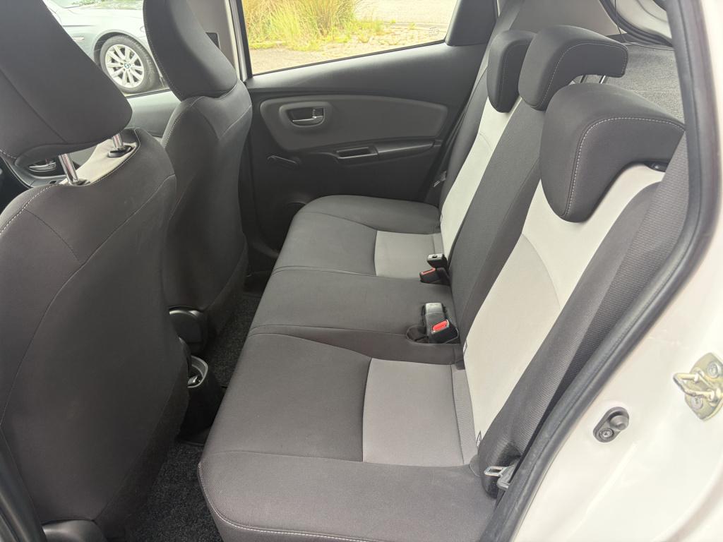 Toyota Yaris 1.5 hybrid aspiration automaat | nav | camera