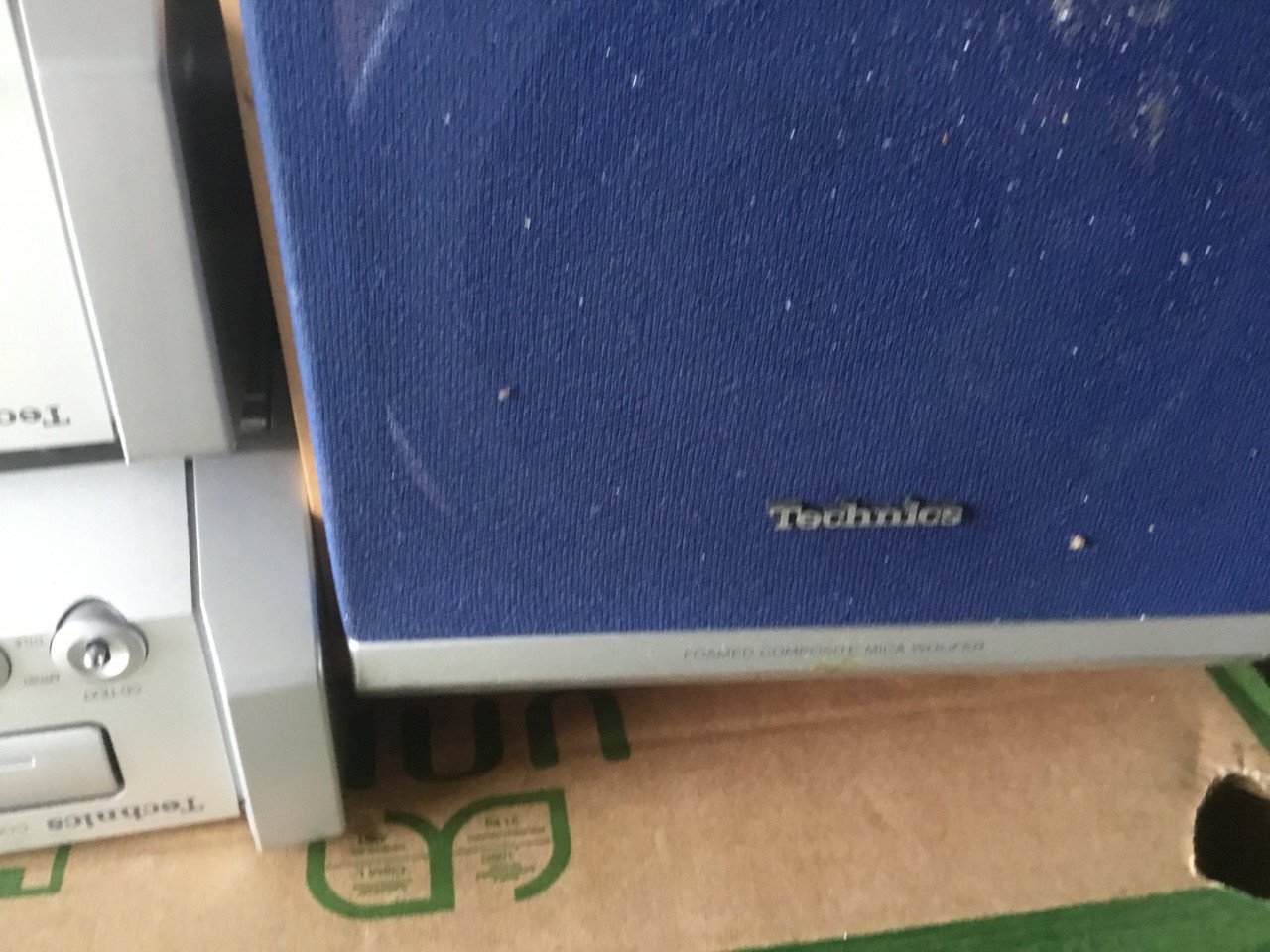 Stereo toren technick / cassettespeler/ C.D./ mooi geluid/ inclusief 2 boxe