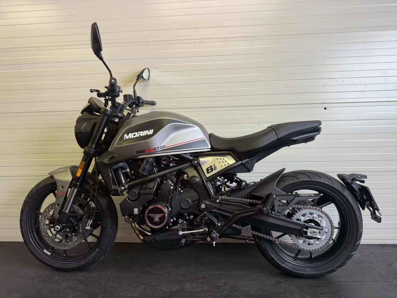 Moto Morini Seiemmezzo STR 650 nu €6999,- all in!