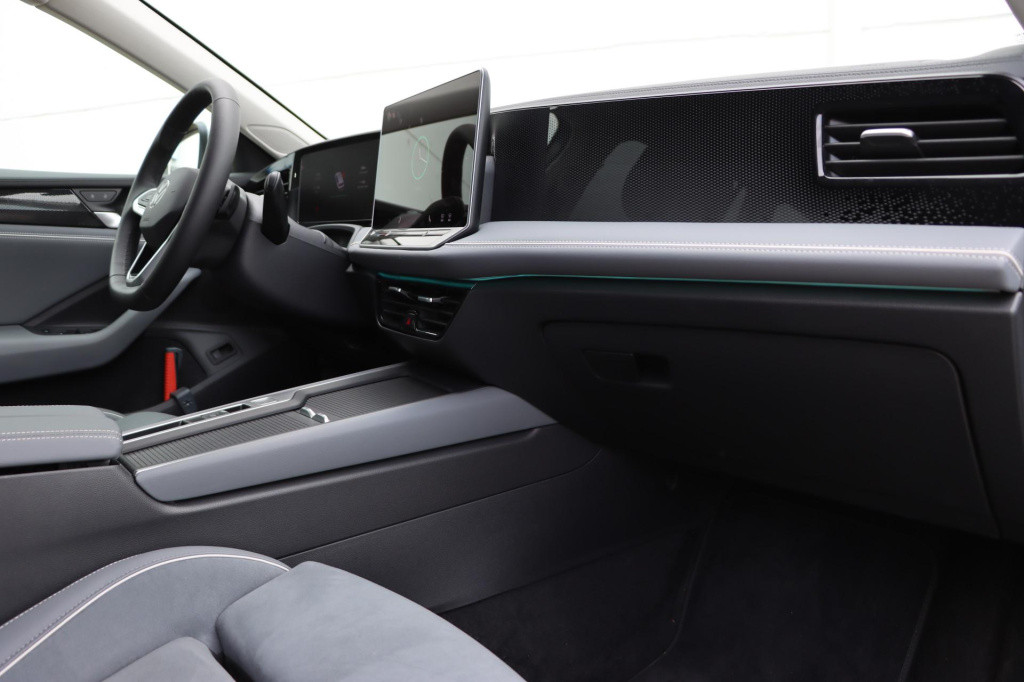 Volkswagen Passat variant 1.5 etsi business dsg 150pk