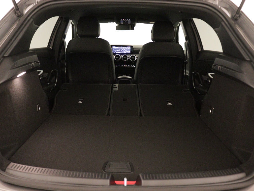 Mercedes-Benz A-Klasse 250 e business line | verwarmde stoelen vooraan | ex