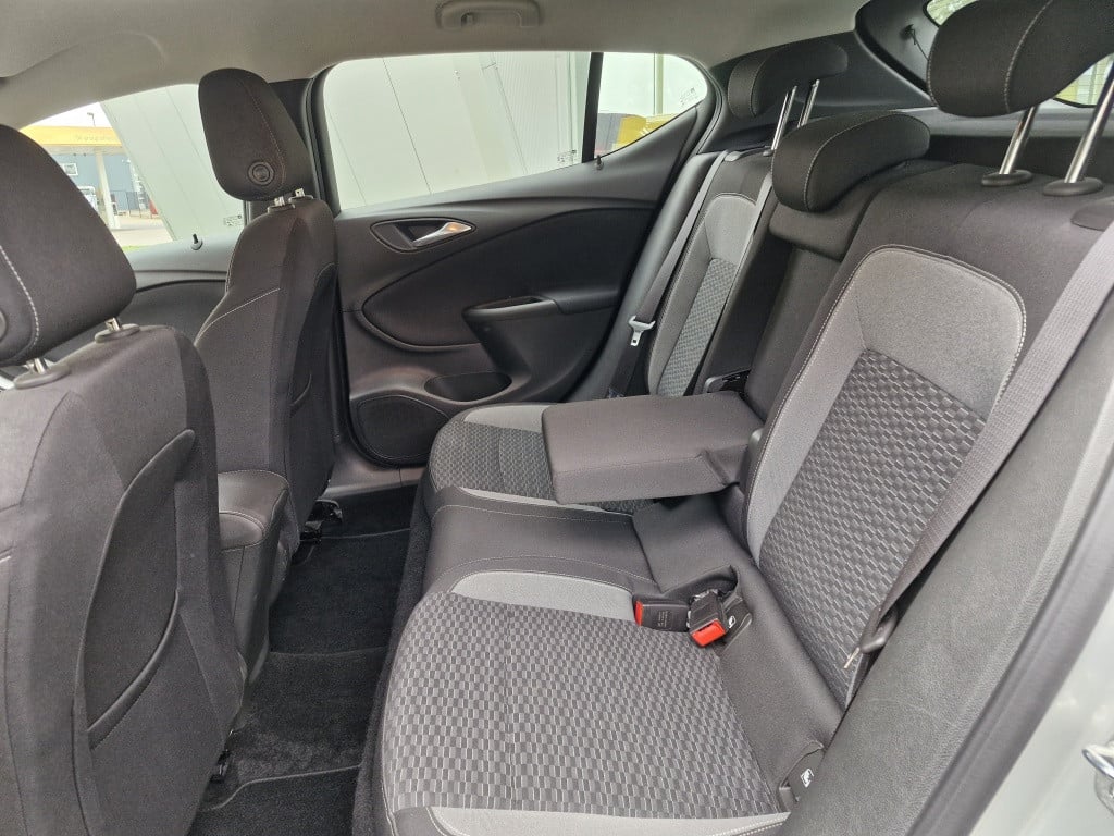 Opel Astra 1.2 edition
