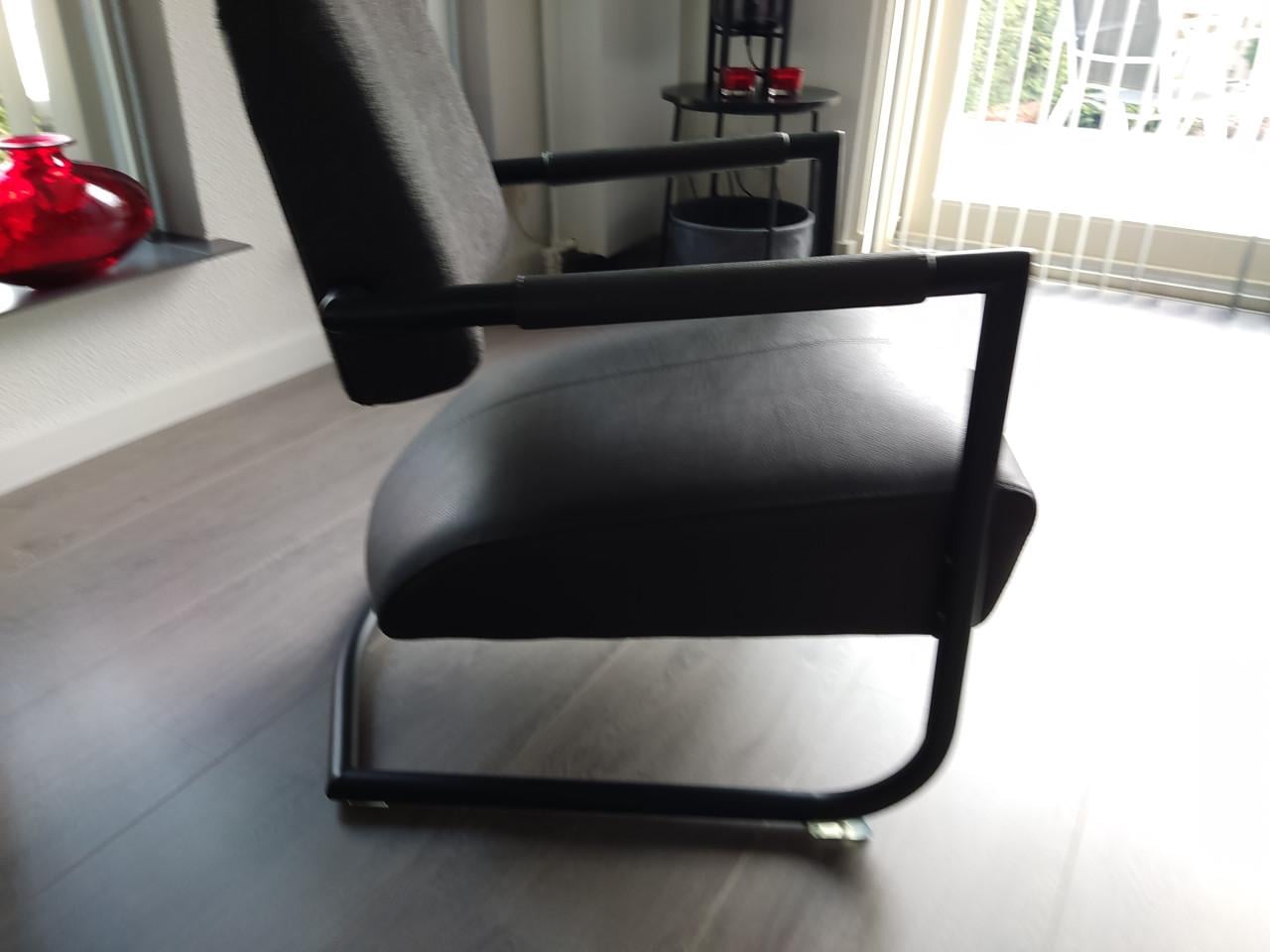 2 Nieuwe XOOON Design Fauteuils