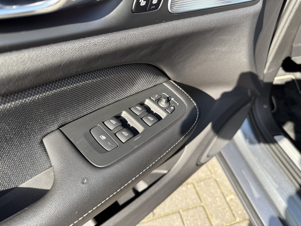 Volvo S60 t8 390pk recharge r-design| panodak| b&w sound| adap.cruise| 360