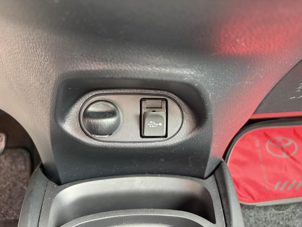 Toyota Yaris 1.5 hybrid aspiration automaat | nav | camera