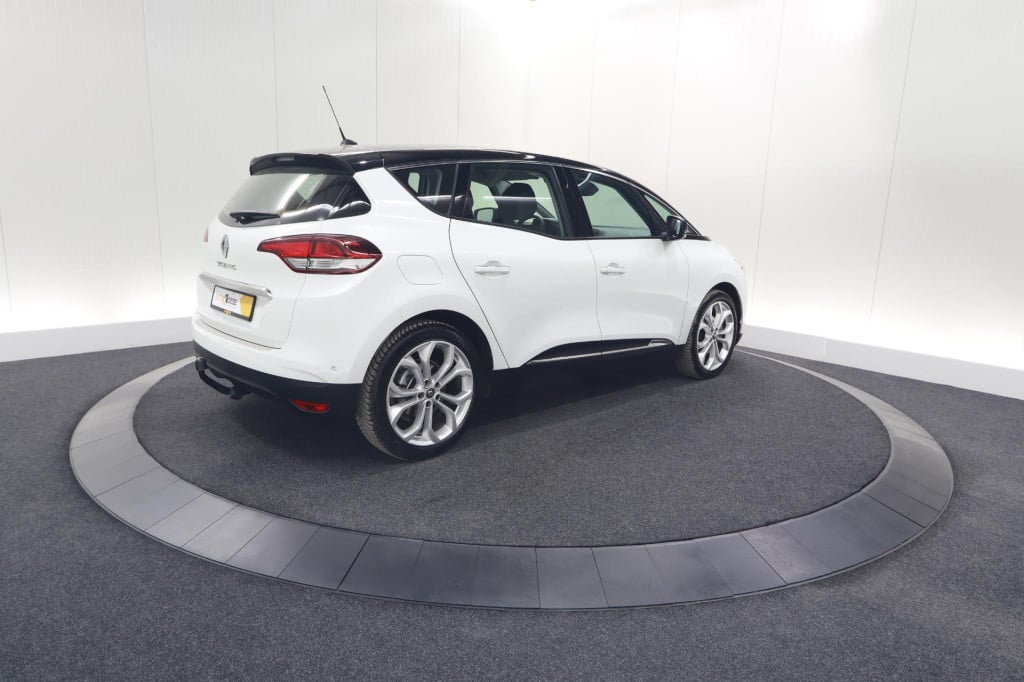 Renault Scenic tce 140 bose | trekhaak | camera | dodehoekdetectie | naviga