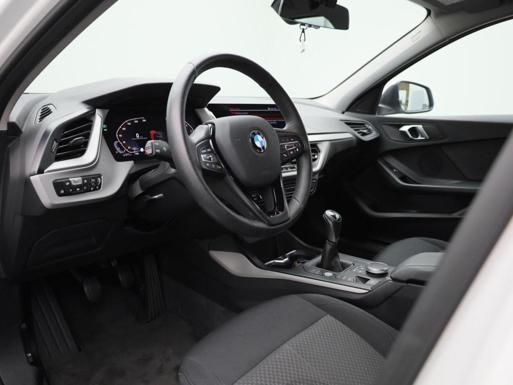 BMW 1 Serie 118i executive | navigatie | climate control | parkeer sensoren