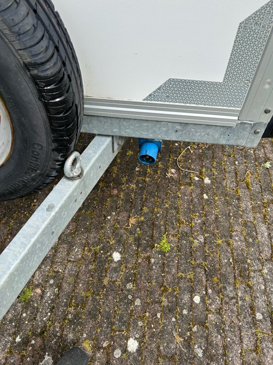 Gesloten aanhangwagen 250-130-150(LBH)