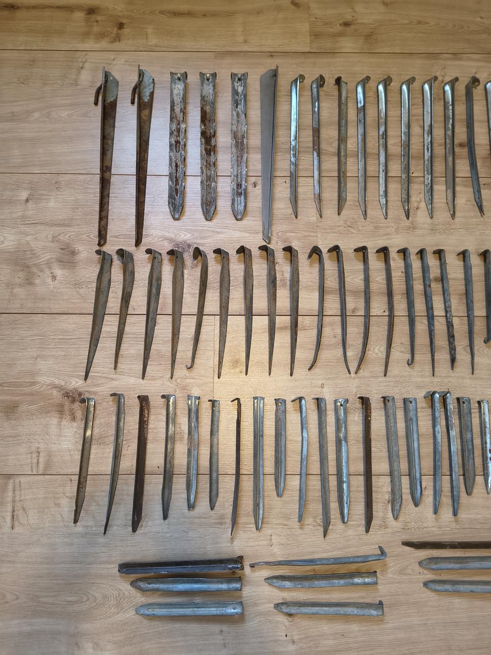 Enorme set RVS tentharingen, haringen, stormharingen voortent luifel tent.