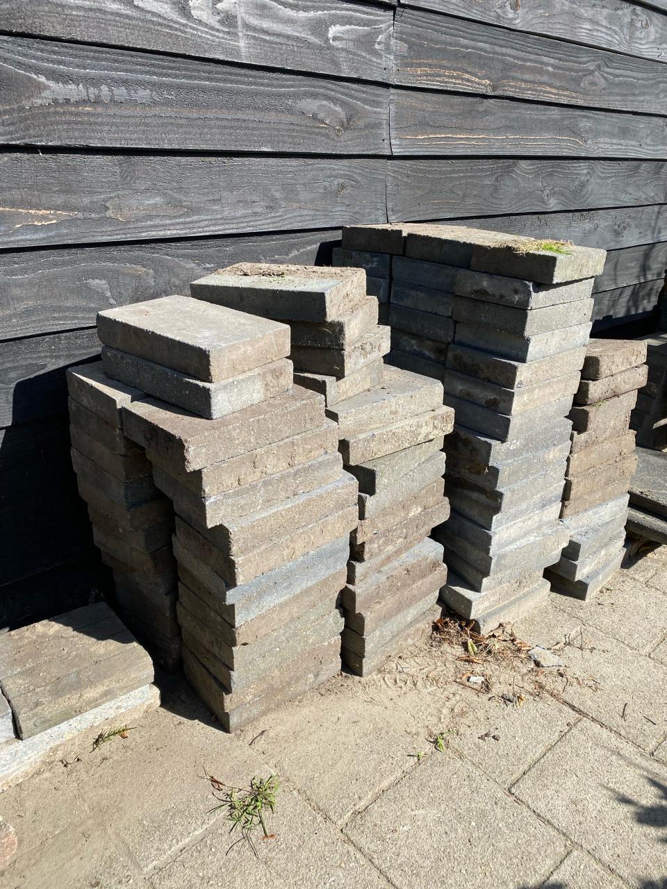 Tegels (abbey stones) - 30 x 20 x 6 cm