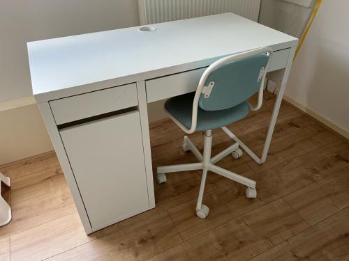Leuk kinderbureau met bureaustoel