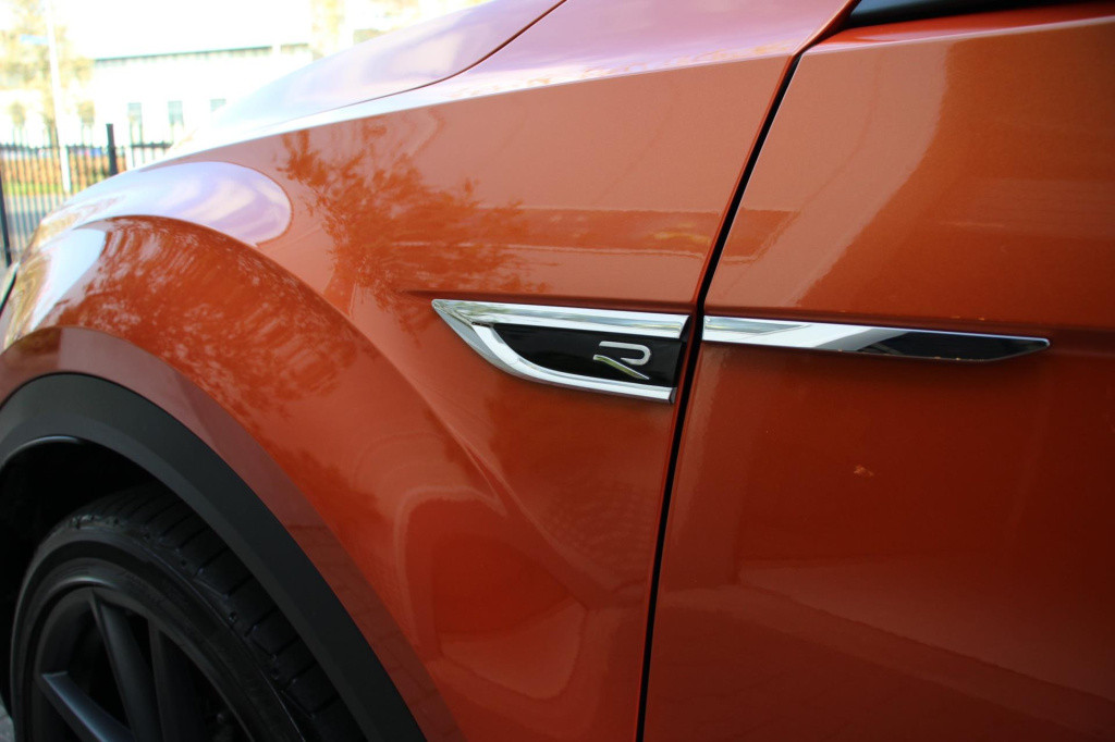 Volkswagen T-roc 2.0 tsi r 4motion - akrapovic - virtual - pano - leder - a