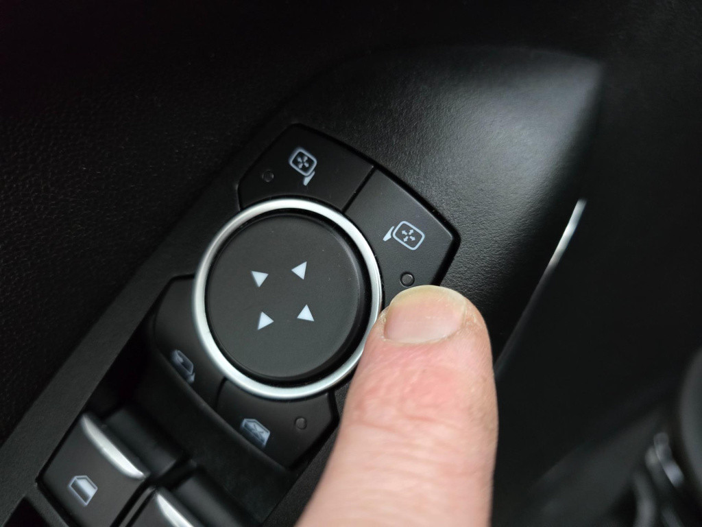 Ford Fiesta occasion 1.0 ecoboost titanium (luxe uitvoering) met carplay en